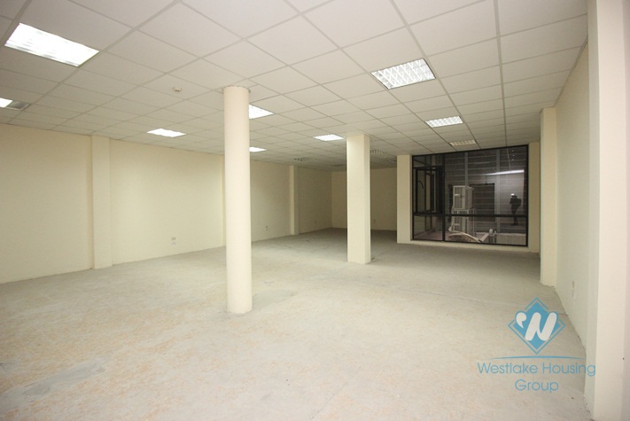 Nice & modern office for rent in Hoan Kiem district near Vincom centre Ba Trieu